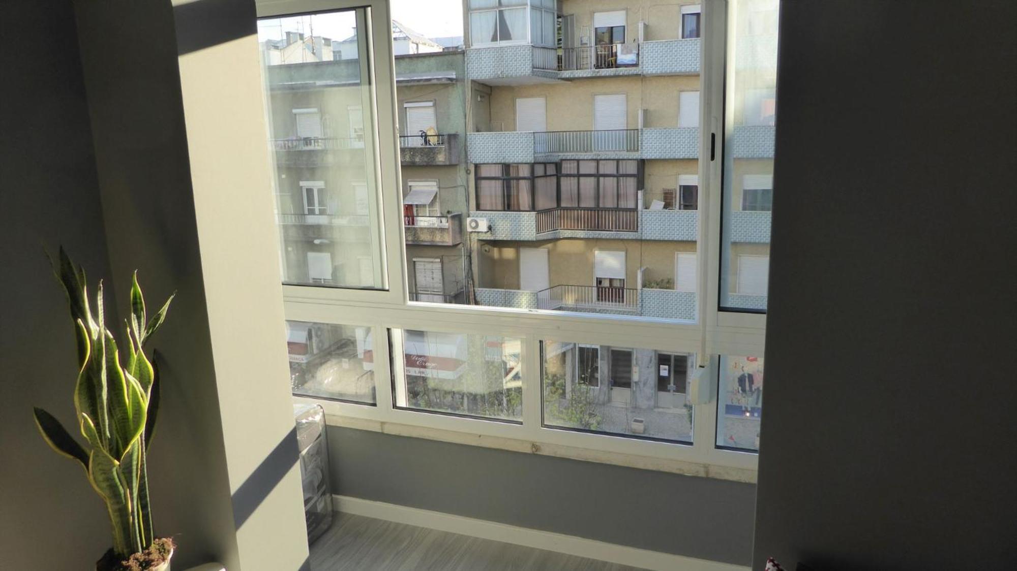 Be Local - With 2 Bedrooms In Moscavide - Appartement